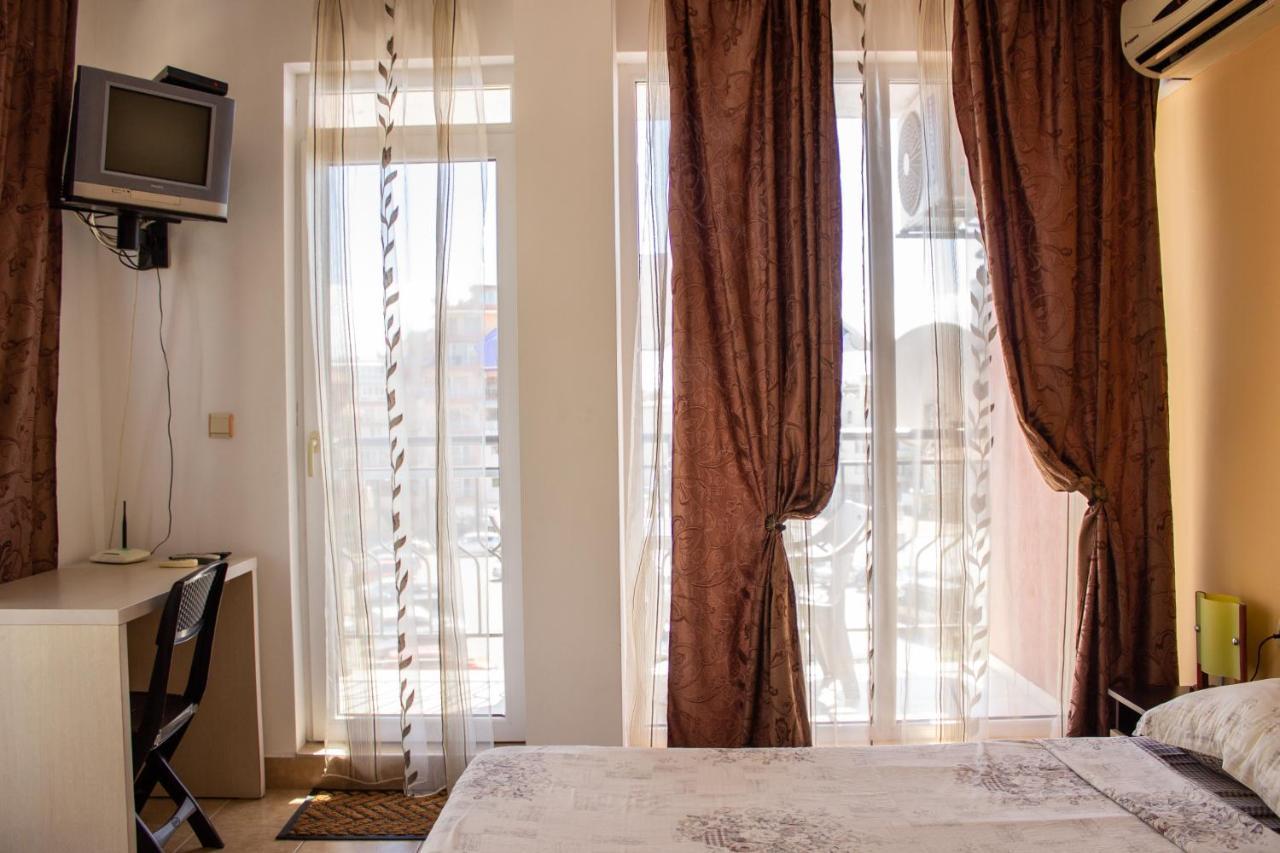 Central Couple Studio Pomorie Bagian luar foto