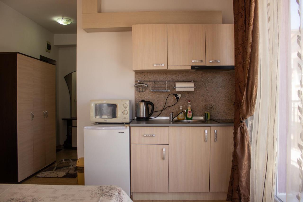 Central Couple Studio Pomorie Bagian luar foto