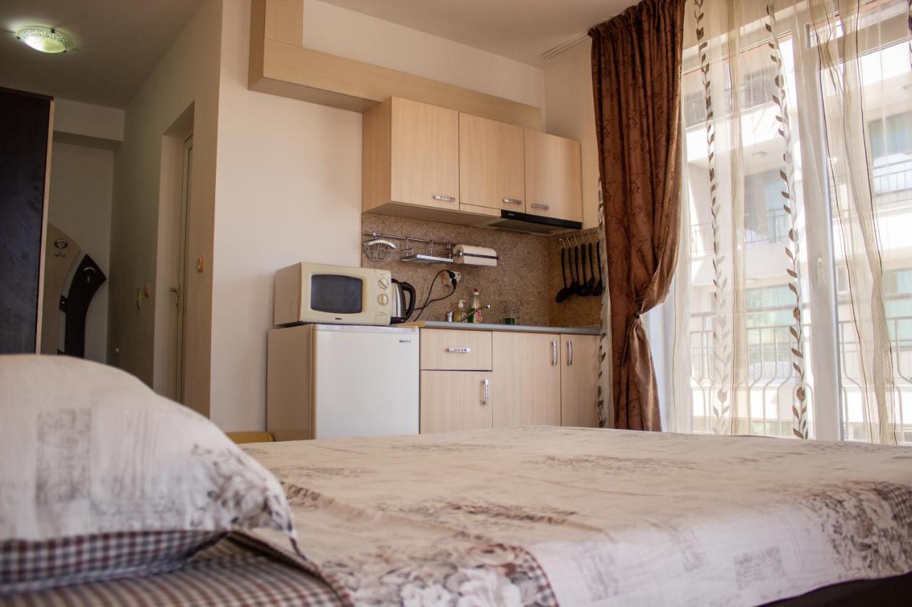 Central Couple Studio Pomorie Bagian luar foto
