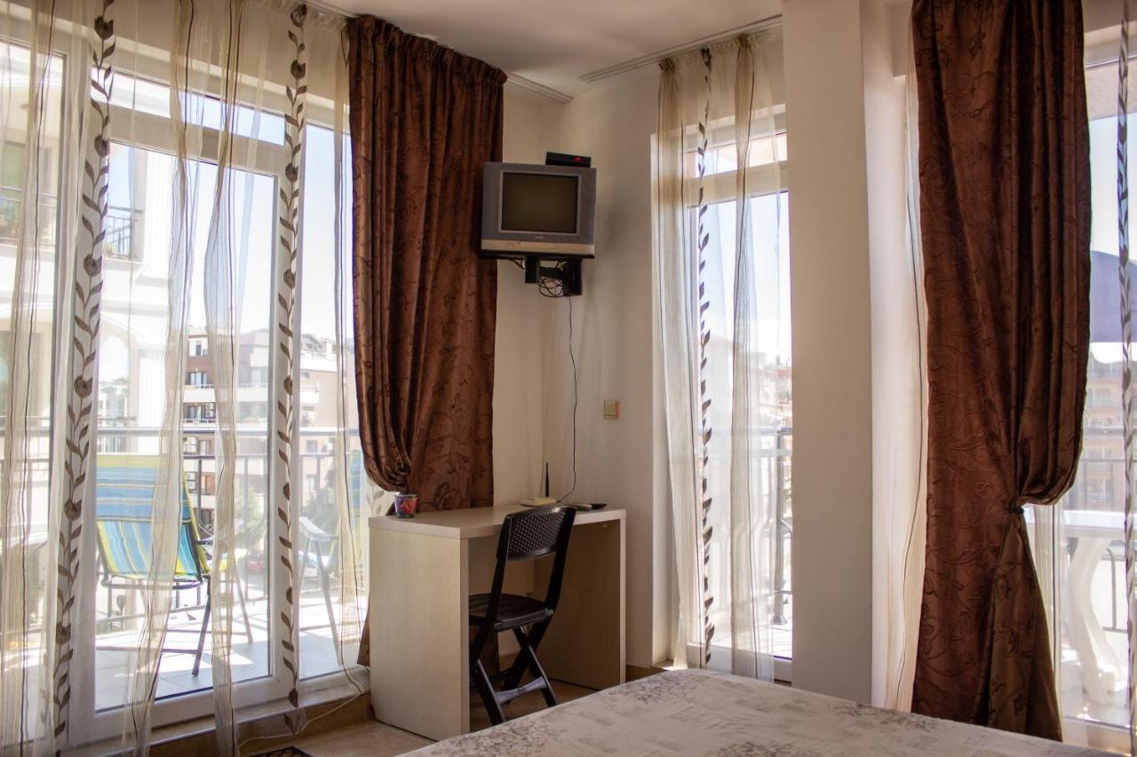 Central Couple Studio Pomorie Bagian luar foto