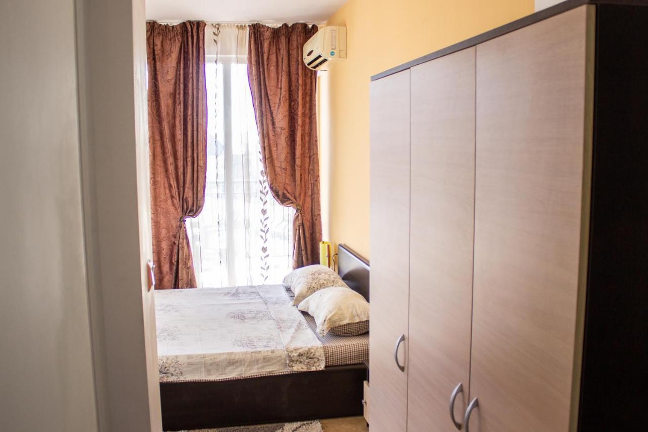 Central Couple Studio Pomorie Bagian luar foto