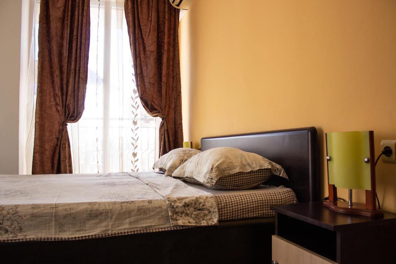 Central Couple Studio Pomorie Bagian luar foto