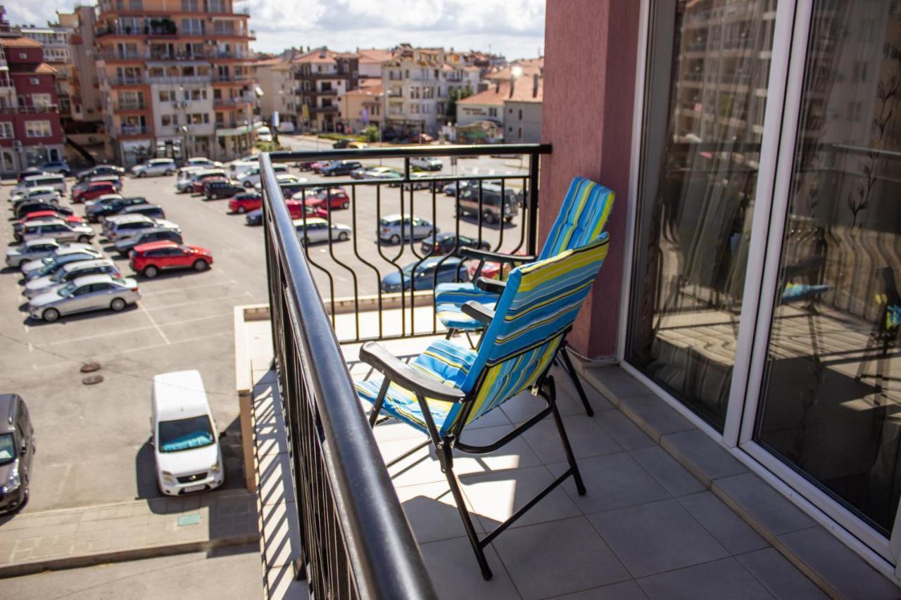 Central Couple Studio Pomorie Bagian luar foto