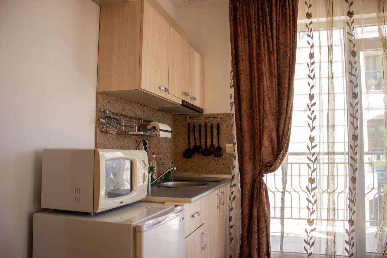 Central Couple Studio Pomorie Bagian luar foto